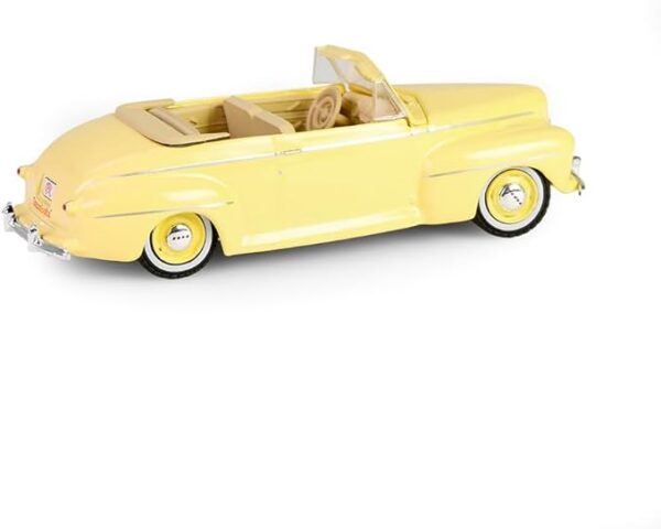 Greenlight Collectibles 54110-A 1:64 Scale Garbage Pail Series 7 - Karate Kit - 1947 Super De Luxe Convertible Club Coupe - Image 5