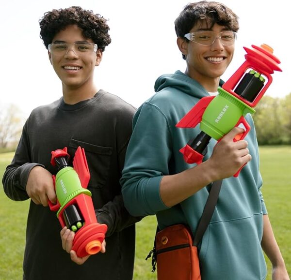 Nerf Roblox Build A Boat for Treasure: Spacelock Ray Blaster, Includes Code to Redeem Exclusive Virtual Item, 8 Elite Darts - Image 7