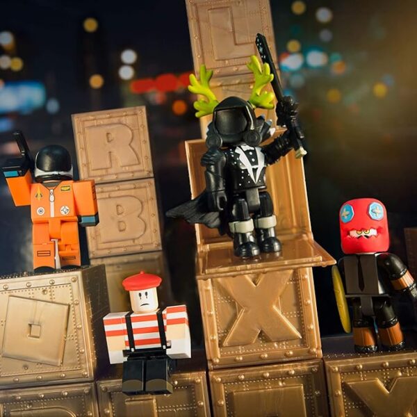 Roblox Action Collection - Series 8 Mystery Figure 1 -Pack [Includes 1 Exclusive Virtual Item] - Image 9
